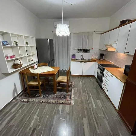 Apartment Petroulahouse *